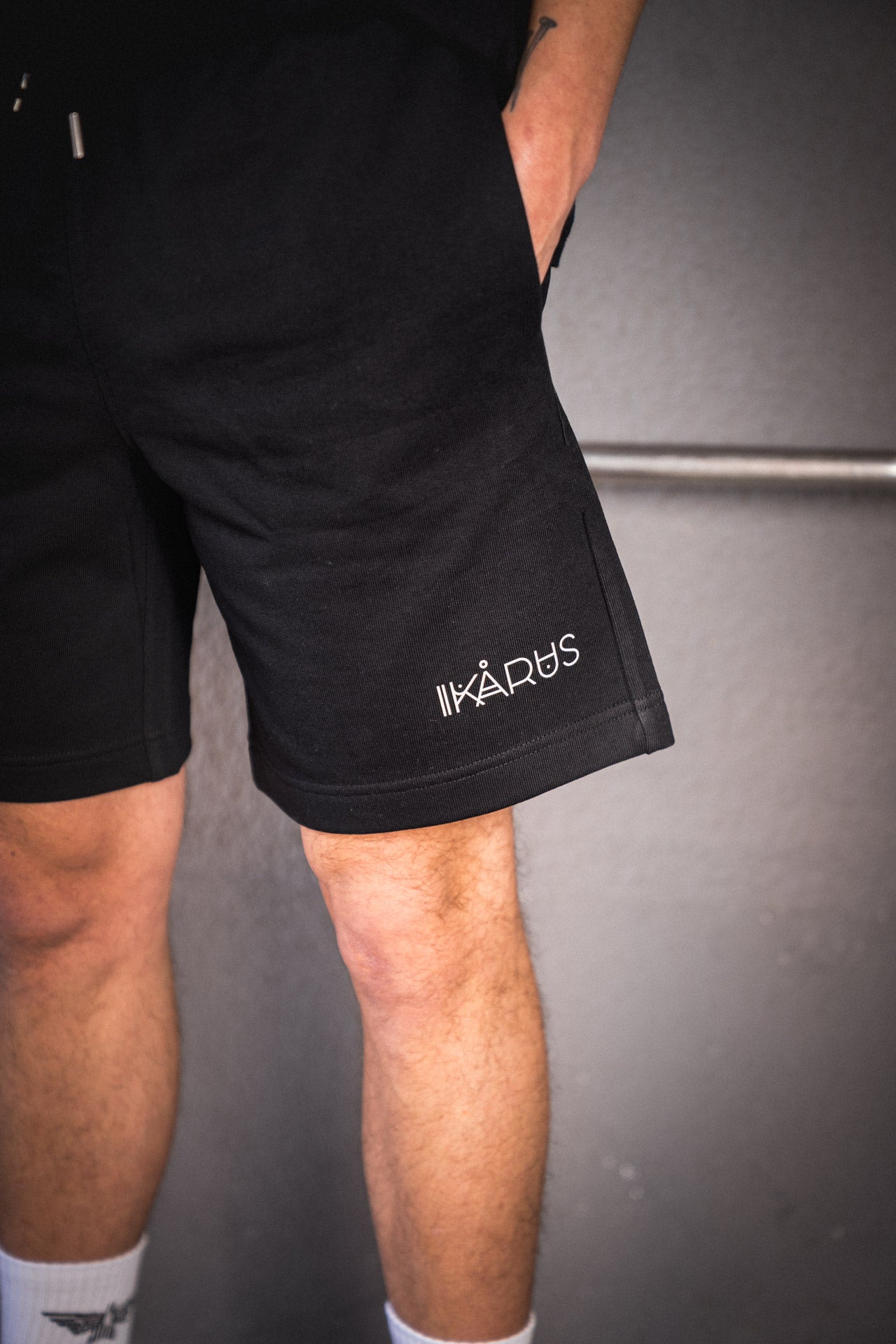 IKARUS Shorts — Black
